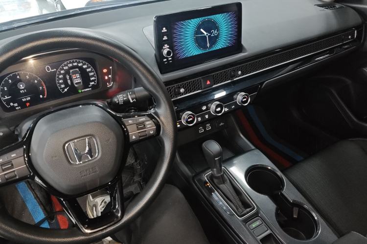Used Honda Civic 2023 240TURBO CVT Dynamic Edition Center Console