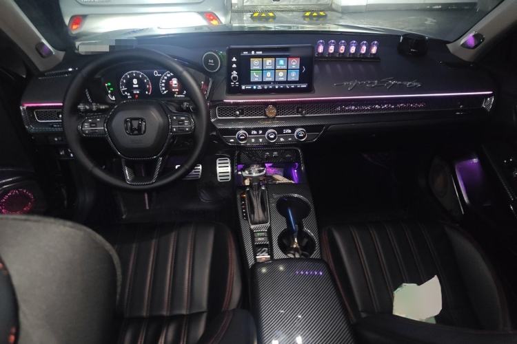 Used Honda Civic 2023 240TURBO CVT Dynamic · Center Stage Special Edition Center Console