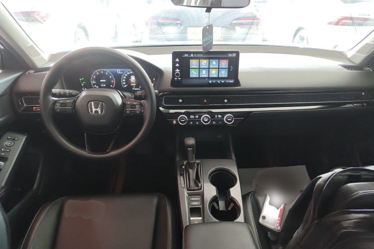 Used Honda Civic 2023 240TURBO CVT Dynamic Edition Center Console