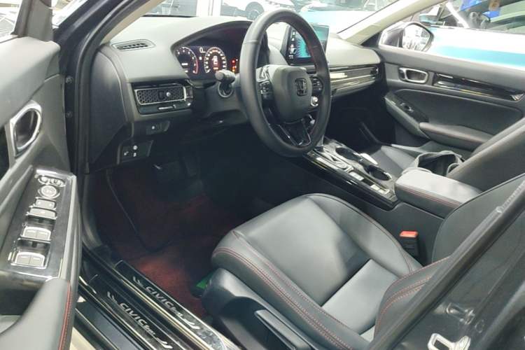 Used Honda Civic 2023 240TURBO CVT Dynamic · Center Stage Special Edition Driver Seat