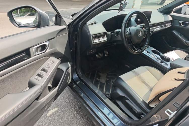 Used Honda Civic 2023 2.0L eHEV Sharp Edition Driver Seat
