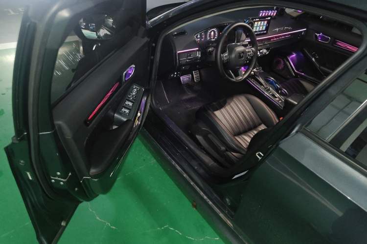 Used Honda Civic 2023 240TURBO CVT Dynamic · Center Stage Special Edition Driver Seat