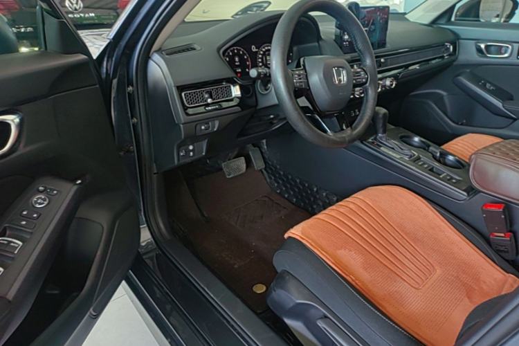 Used Honda Civic 2023 240TURBO CVT Dynamic Edition Driver Seat