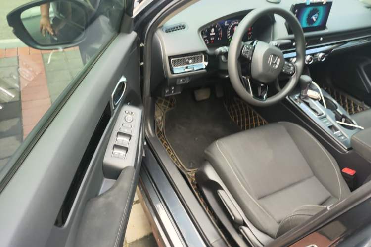 Used Honda Civic 2023 240TURBO CVT Dynamic · Center Stage Special Edition Driver Seat