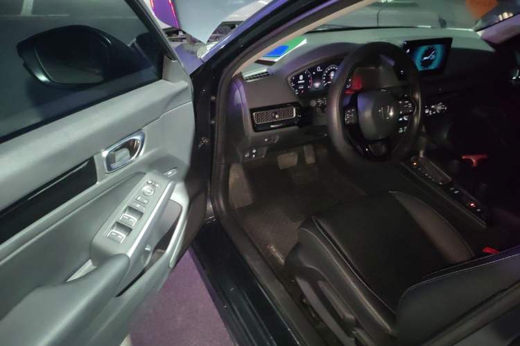 Used Honda Civic 2023 240TURBO CVT Dynamic · Center Stage Special Edition Driver Seat