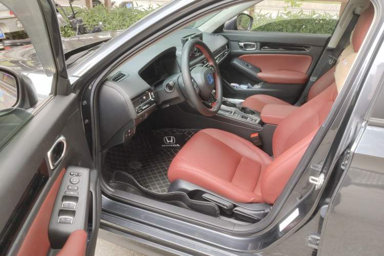Used Honda Civic 2023 240TURBO CVT Dynamic Edition Driver Seat