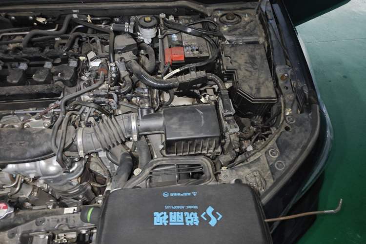 Used Honda Civic 2023 240TURBO CVT Dynamic · Center Stage Special Edition Engine Bay Left