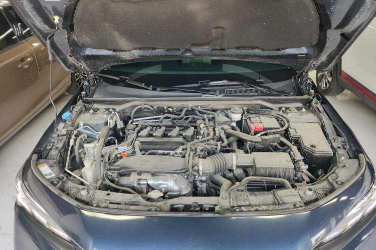 Used Honda Civic 2023 240TURBO CVT Dynamic Edition Engine Bay