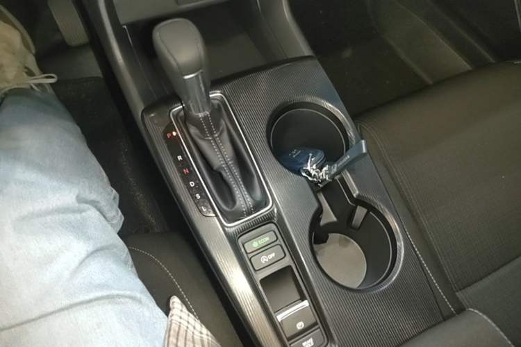 Used Honda Civic 2023 240TURBO CVT Dynamic Edition Gear Lever