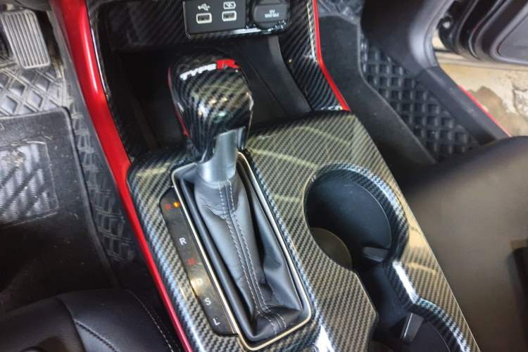 Used Honda Civic 2023 240TURBO CVT Dynamic Edition Gear Lever