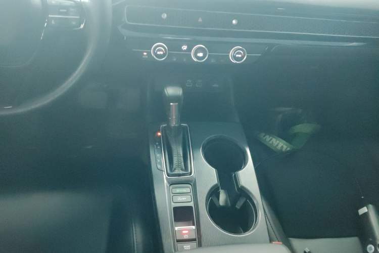 Used Honda Civic 2023 240TURBO CVT Dynamic Edition Gear Lever