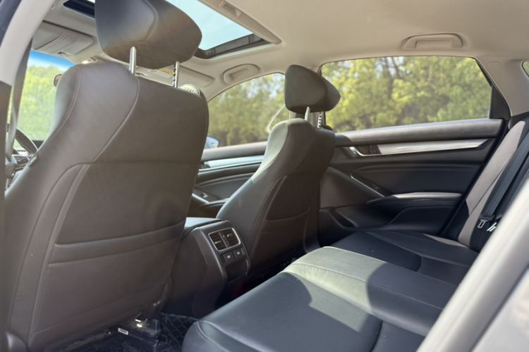 Used Honda Civic 2023 240TURBO CVT Dynamic Edition Interior 2