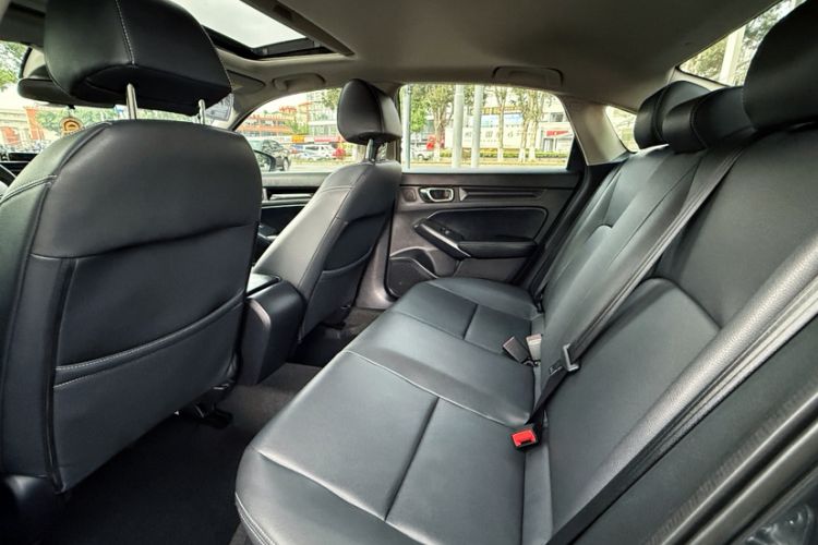 Used Honda Civic 2023 240TURBO CVT Dynamic Edition Interior 3