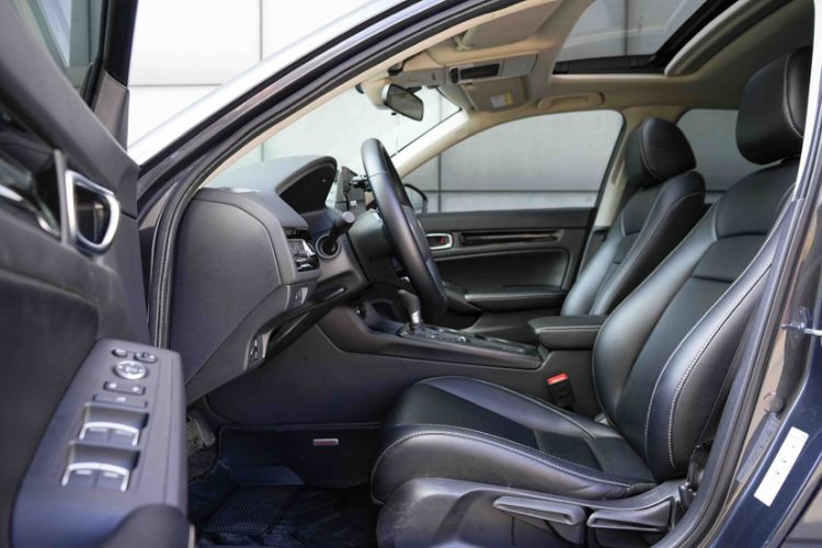 Used Honda Civic 2023 240TURBO CVT Dynamic Edition Interior 3