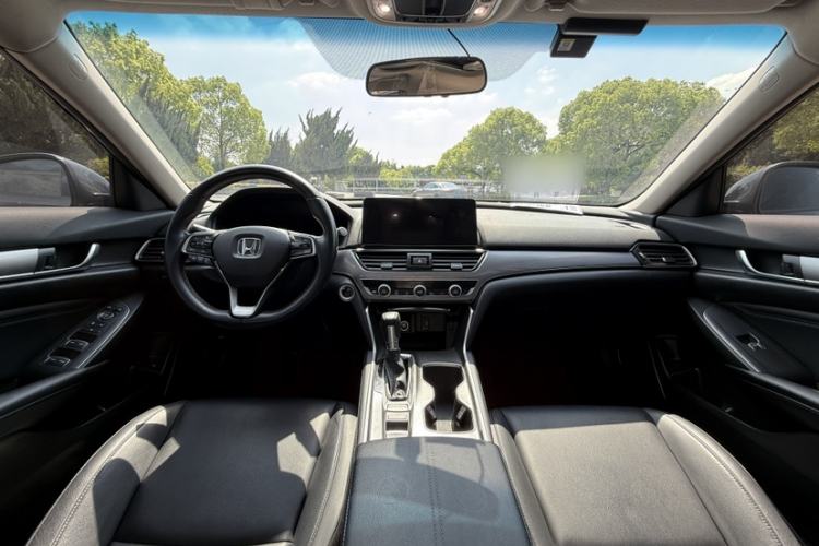 Used Honda Civic 2023 240TURBO CVT Dynamic Edition Interior 4