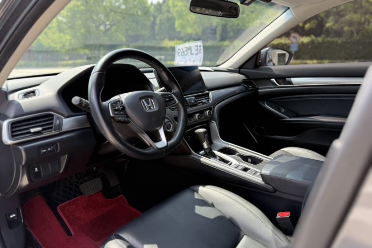 Used Honda Civic 2023 240TURBO CVT Dynamic Edition Interior 6