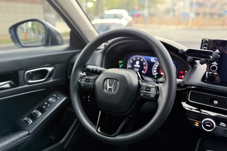 Used Honda Civic 2023 240TURBO CVT Dynamic Edition Interior 7