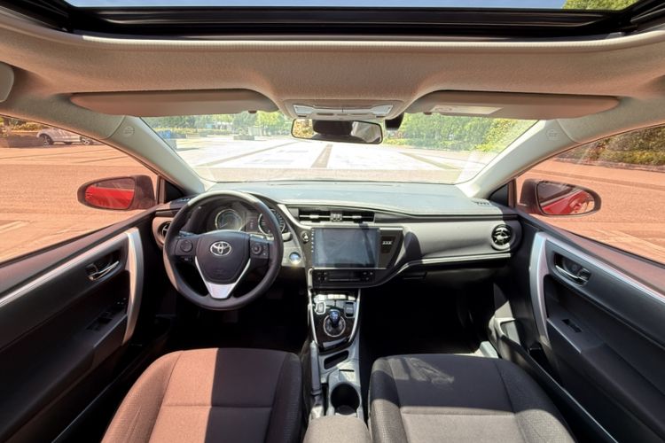 Used Honda Civic 2023 240TURBO CVT Dynamic Edition Interior 8