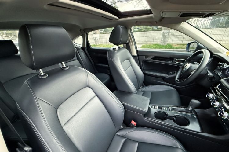 Used Honda Civic 2023 240TURBO CVT Dynamic Edition Interior 9