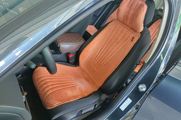 Used Honda Civic 2023 240TURBO CVT Dynamic Edition Left Front Seat
