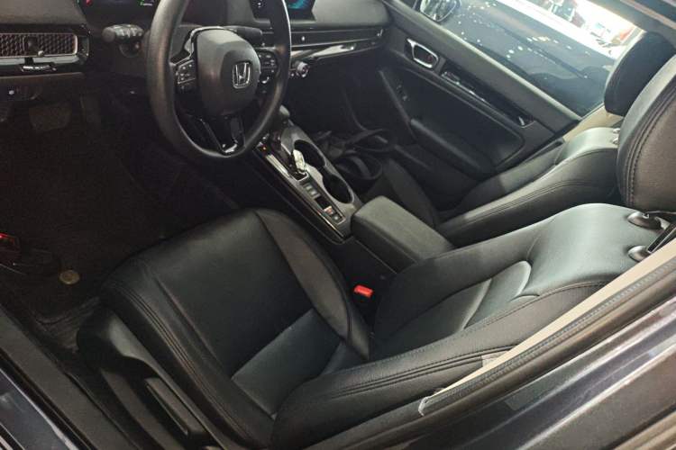 Used Honda Civic 2023 240TURBO CVT Dynamic Edition Left Front Seat