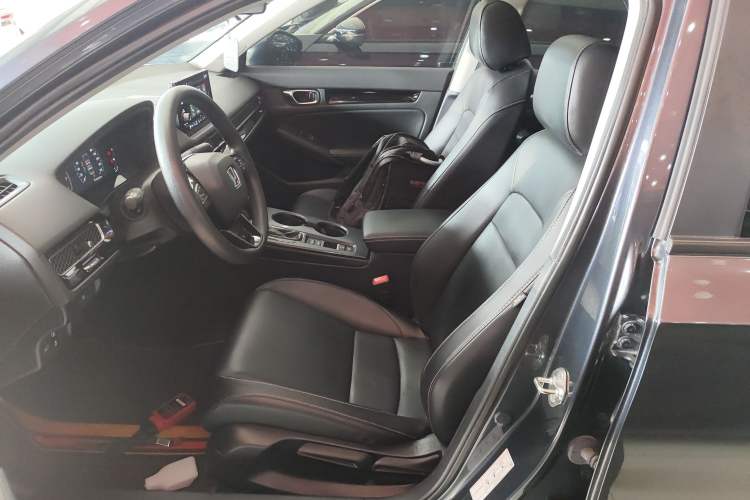 Used Honda Civic 2023 240TURBO CVT Dynamic Edition Left Front Seat