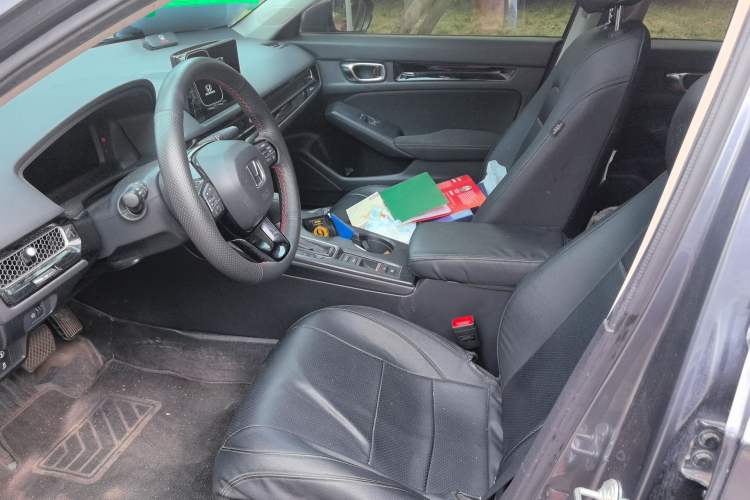 Used Honda Civic 2023 240TURBO CVT Dynamic Edition Left Front Seat