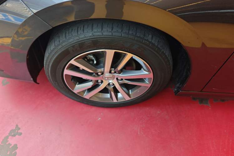 Used Honda Civic 2023 240TURBO CVT Dynamic Edition Left Front Wheel Hub