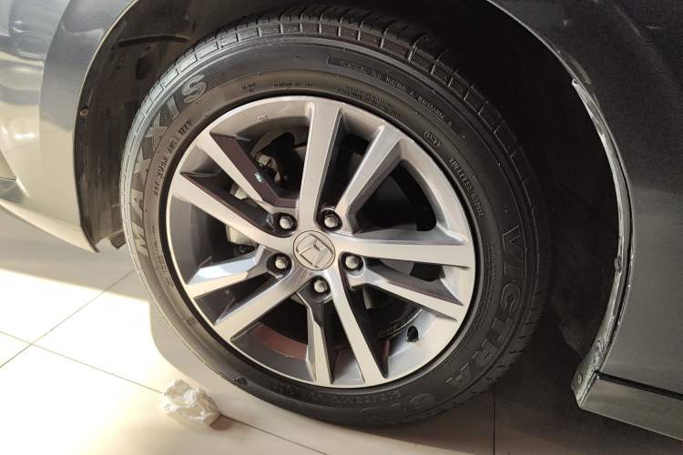 Used Honda Civic 2023 240TURBO CVT Dynamic Edition Left Front Wheel Hub