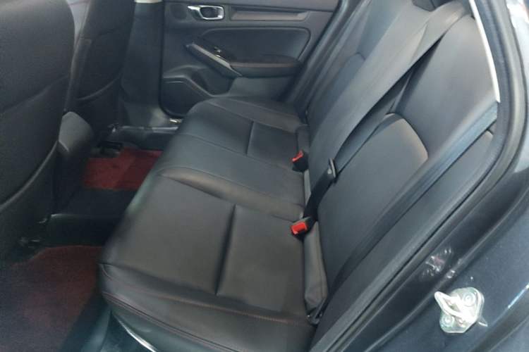Used Honda Civic 2023 240TURBO CVT Dynamic · Center Stage Special Edition Left Rear Seat