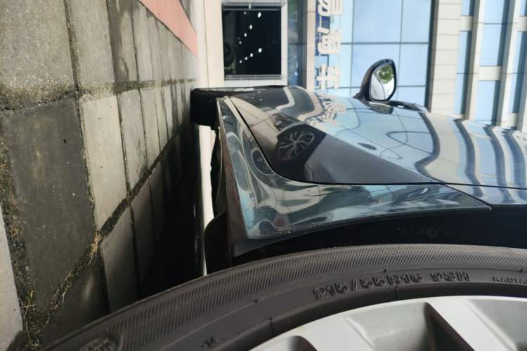 Used Honda Civic 2023 240TURBO CVT Dynamic · Center Stage Special Edition Left Side Sill