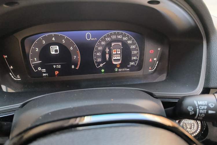 Used Honda Civic 2023 240TURBO CVT Dynamic Edition Odometer Close Up