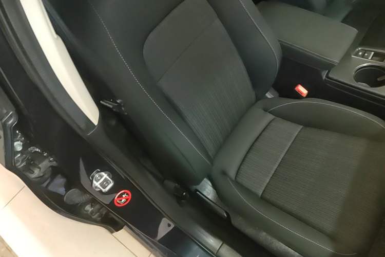 Used Honda Civic 2023 240TURBO CVT Dynamic Edition Right Front Seat