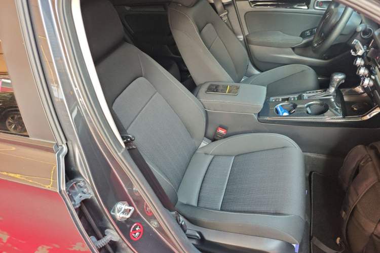 Used Honda Civic 2023 240TURBO CVT Dynamic Edition Right Front Seat