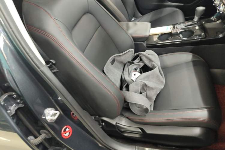 Used Honda Civic 2023 240TURBO CVT Dynamic · Center Stage Special Edition Right Front Seat