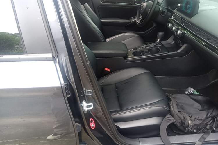 Used Honda Civic 2023 240TURBO CVT Dynamic · Center Stage Special Edition Right Front Seat