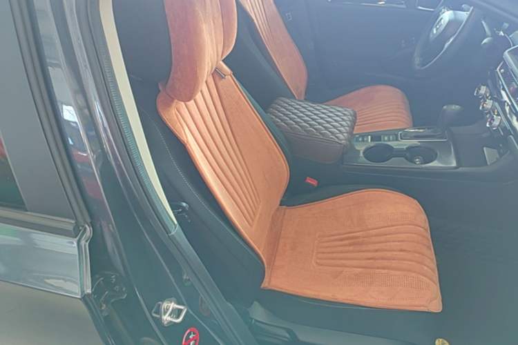 Used Honda Civic 2023 240TURBO CVT Dynamic Edition Right Front Seat