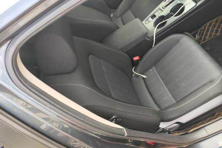 Used Honda Civic 2023 240TURBO CVT Dynamic · Center Stage Special Edition Right Front Seat