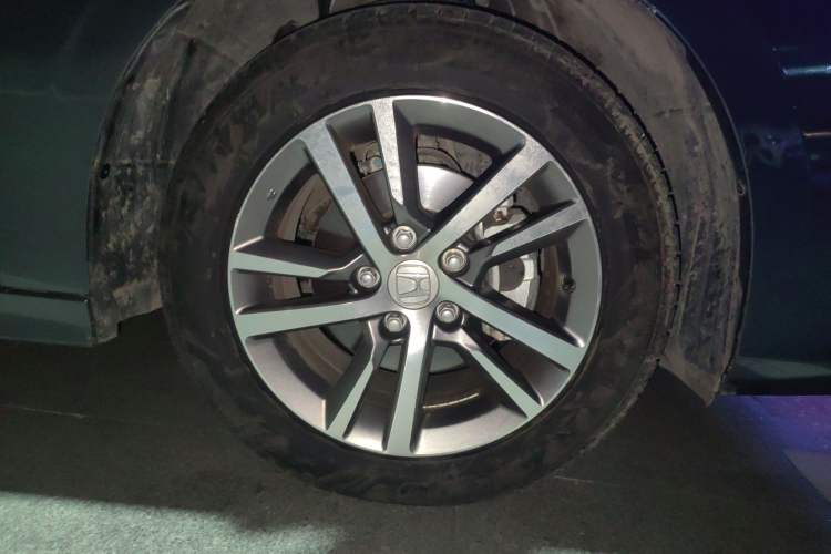 Used Honda Civic 2023 240TURBO CVT Dynamic · Center Stage Special Edition Right Front Wheel Hub