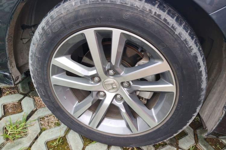 Used Honda Civic 2023 240TURBO CVT Dynamic · Center Stage Special Edition Right Front Wheel Hub