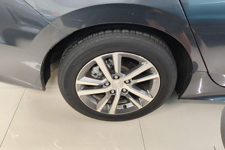 Used Honda Civic 2023 240TURBO CVT Dynamic · Center Stage Special Edition Right Rear Wheel Hub