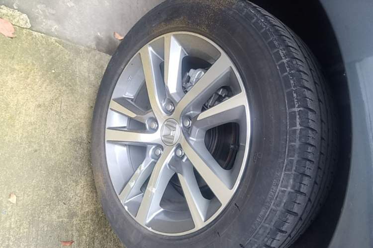 Used Honda Civic 2023 240TURBO CVT Dynamic · Center Stage Special Edition Right Rear Wheel Hub