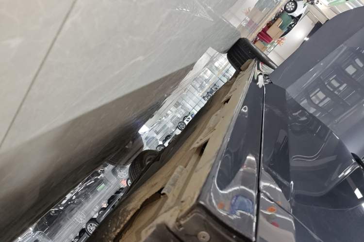 Used Honda Civic 2023 240TURBO CVT Dynamic Edition Right Side Sill