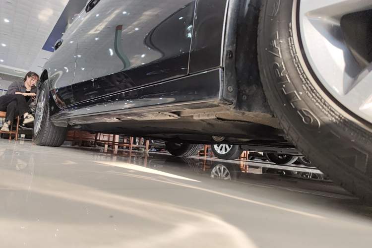 Used Honda Civic 2023 240TURBO CVT Dynamic Edition Right Side Sill