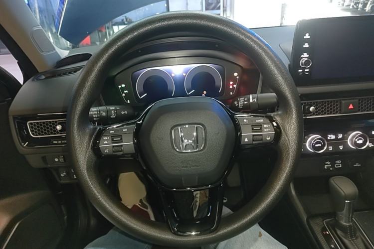 Used Honda Civic 2023 240TURBO CVT Dynamic Edition Steering Wheel