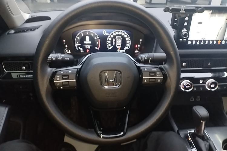 Used Honda Civic 2023 240TURBO CVT Dynamic · Center Stage Special Edition Steering Wheel