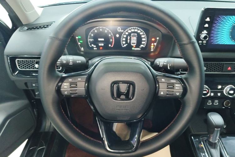 Used Honda Civic 2023 240TURBO CVT Dynamic · Center Stage Special Edition Steering Wheel
