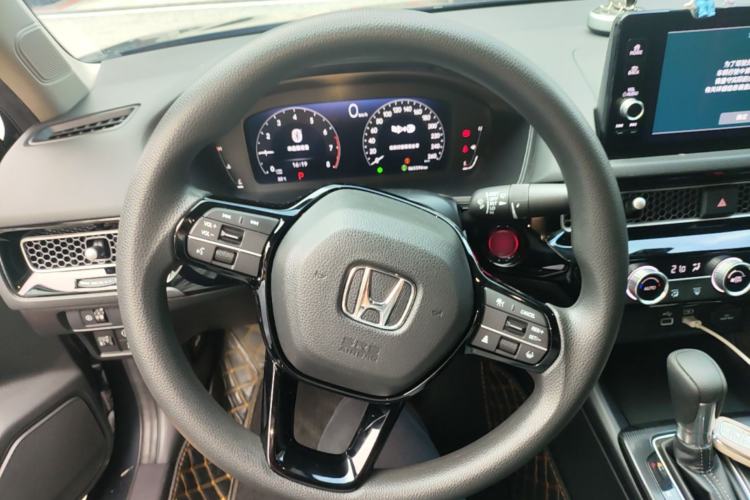 Used Honda Civic 2023 240TURBO CVT Dynamic · Center Stage Special Edition Steering Wheel