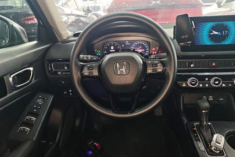 Used Honda Civic 2023 240TURBO CVT Dynamic Edition Steering Wheel