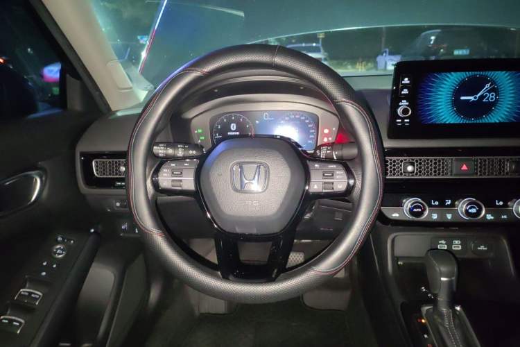 Used Honda Civic 2023 240TURBO CVT Dynamic · Center Stage Special Edition Steering Wheel